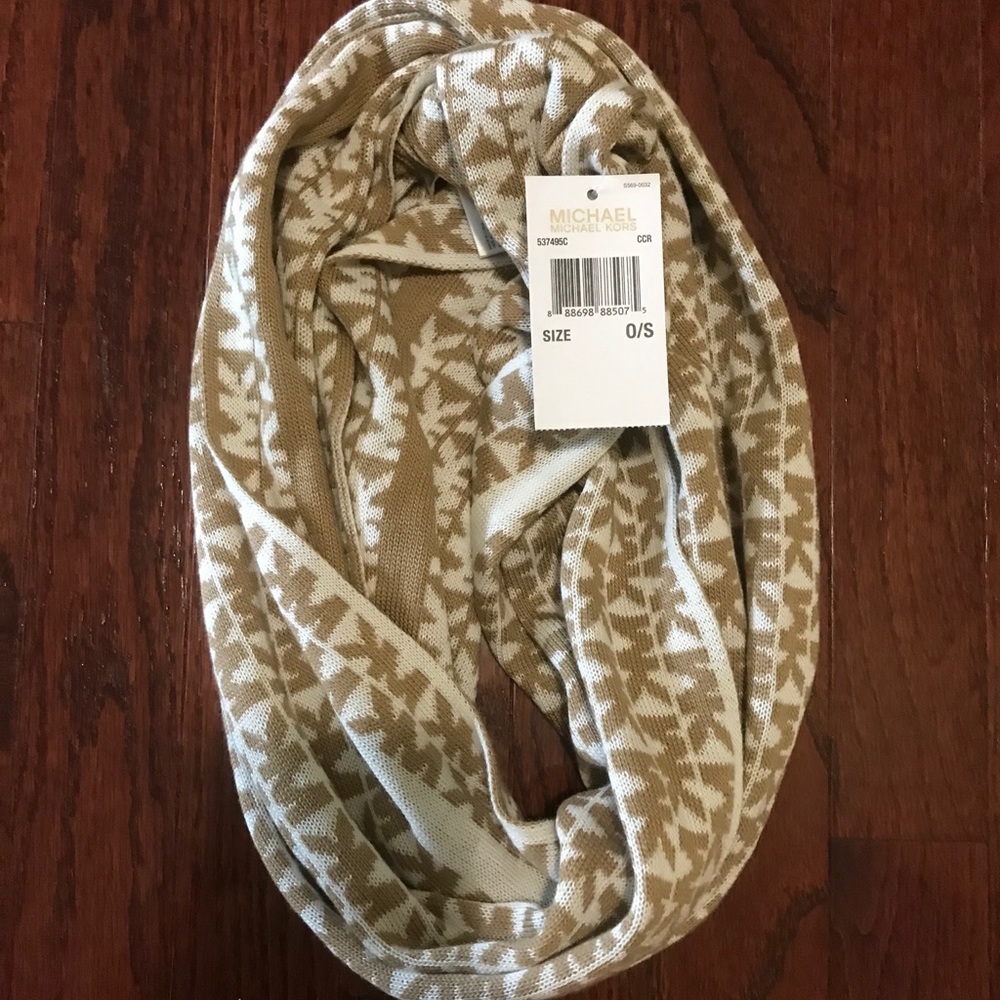 MICHAEL KORS beige and white scarf (brand new)